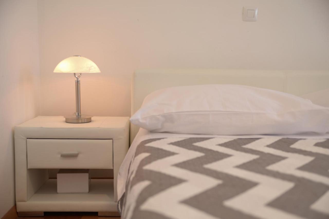Base Bridge Apartment - Zadar City Centre - Free Parking Bagian luar foto
