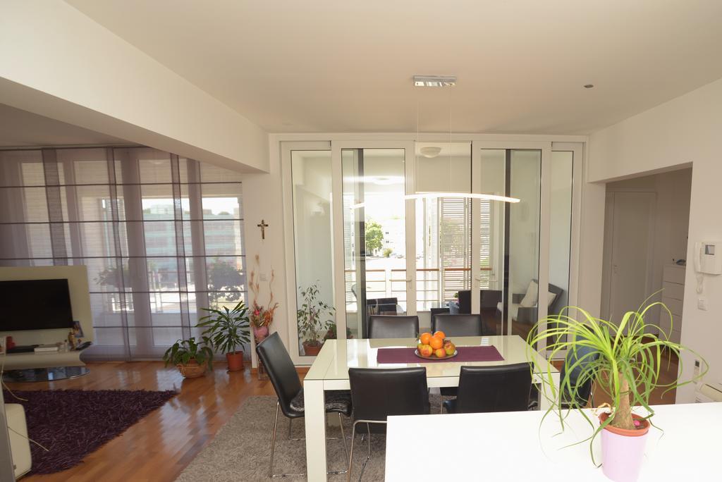 Base Bridge Apartment - Zadar City Centre - Free Parking Bagian luar foto