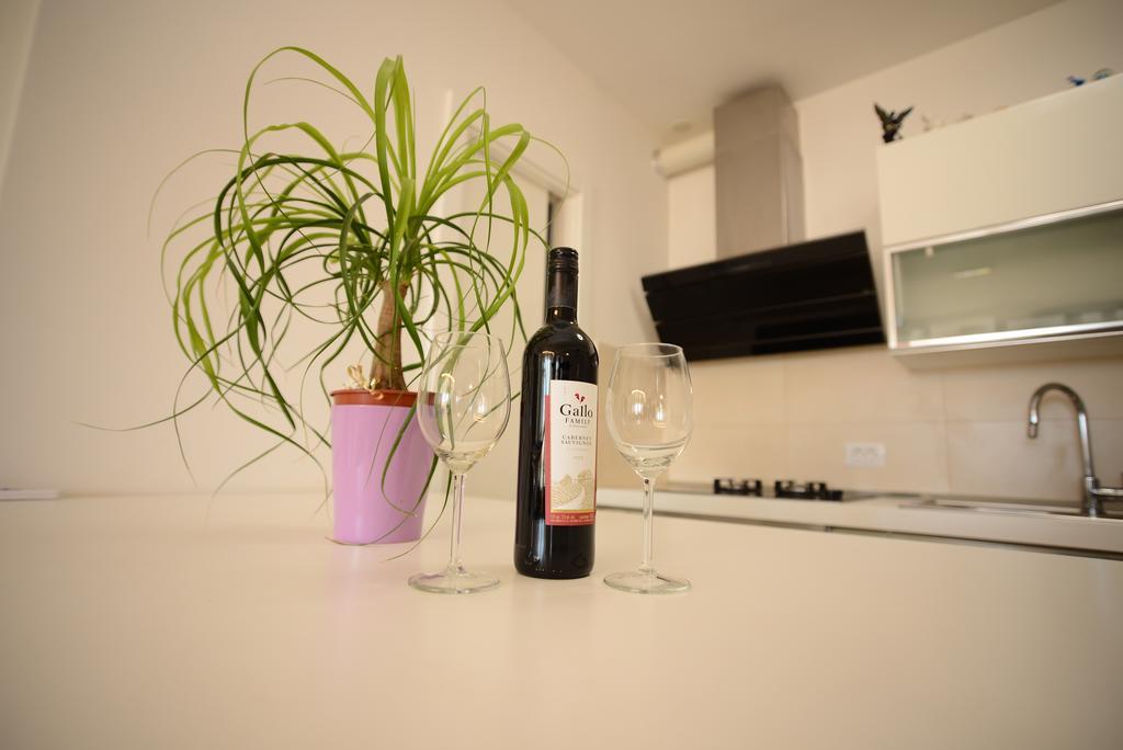 Base Bridge Apartment - Zadar City Centre - Free Parking Bagian luar foto