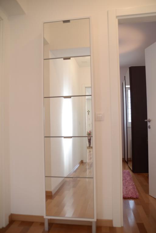 Base Bridge Apartment - Zadar City Centre - Free Parking Bagian luar foto