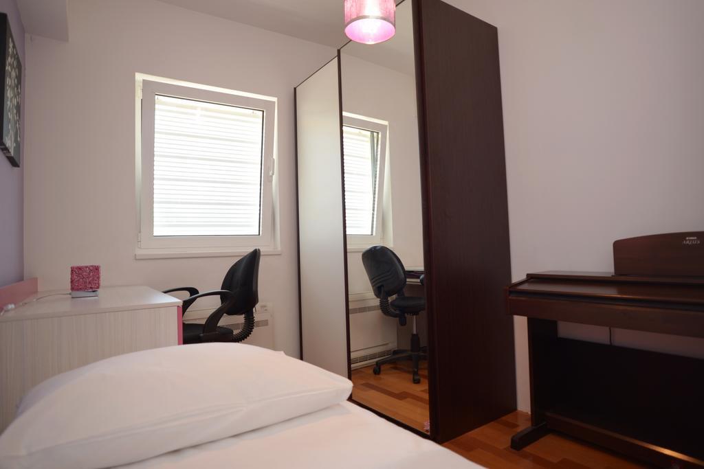 Base Bridge Apartment - Zadar City Centre - Free Parking Bagian luar foto