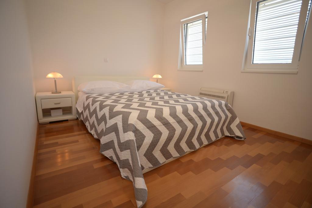 Base Bridge Apartment - Zadar City Centre - Free Parking Bagian luar foto