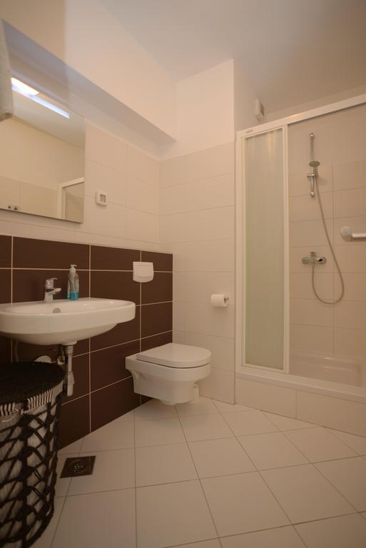 Base Bridge Apartment - Zadar City Centre - Free Parking Bagian luar foto