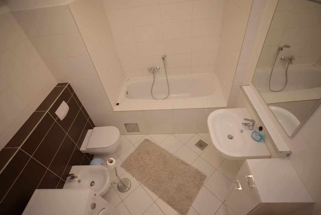 Base Bridge Apartment - Zadar City Centre - Free Parking Bagian luar foto